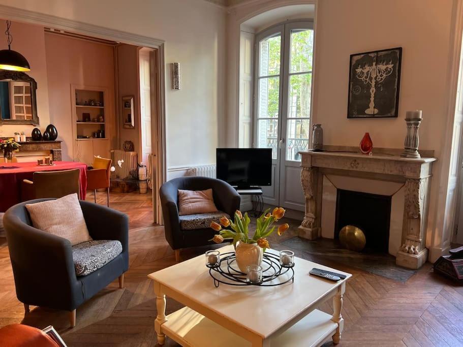 Coeur De Ville, Garage Prive Et Gratuit Avec Terrasse ! Cahors Exteriér fotografie