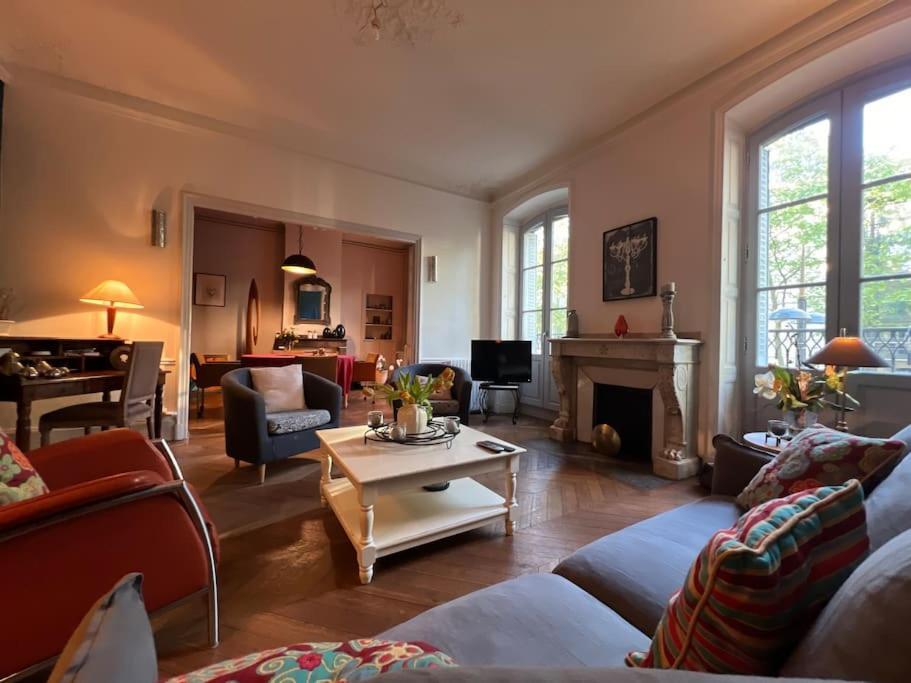 Coeur De Ville, Garage Prive Et Gratuit Avec Terrasse ! Cahors Exteriér fotografie