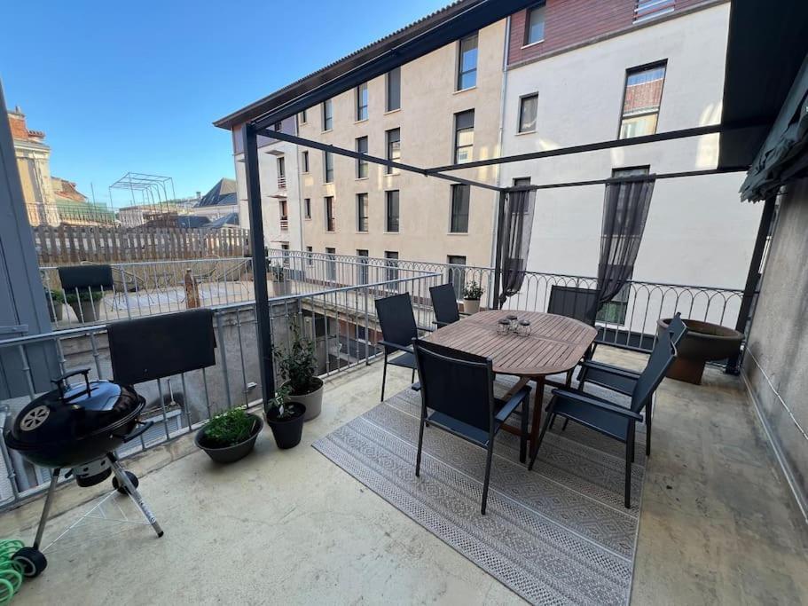 Coeur De Ville, Garage Prive Et Gratuit Avec Terrasse ! Cahors Exteriér fotografie